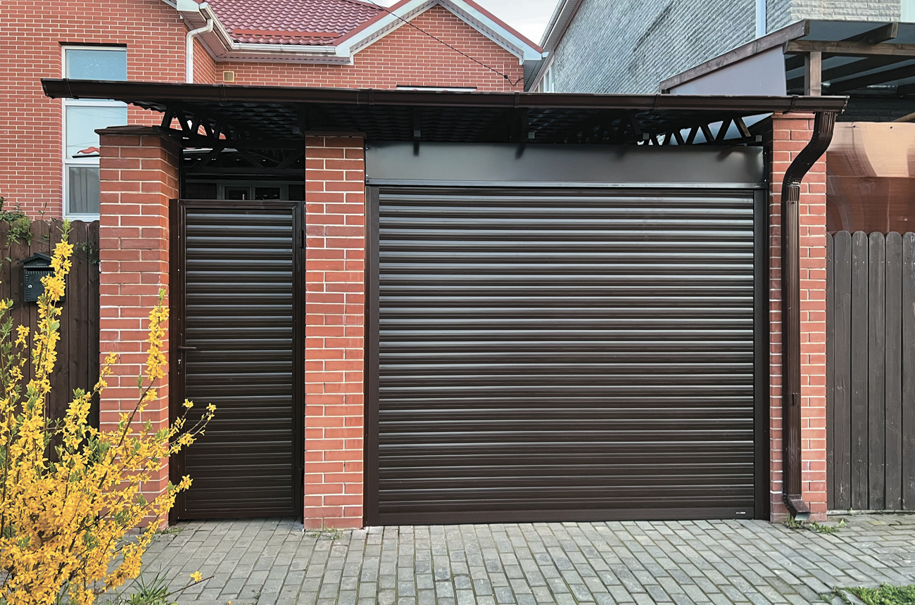 Калитка в алюминиевой раме с роллетным профилем