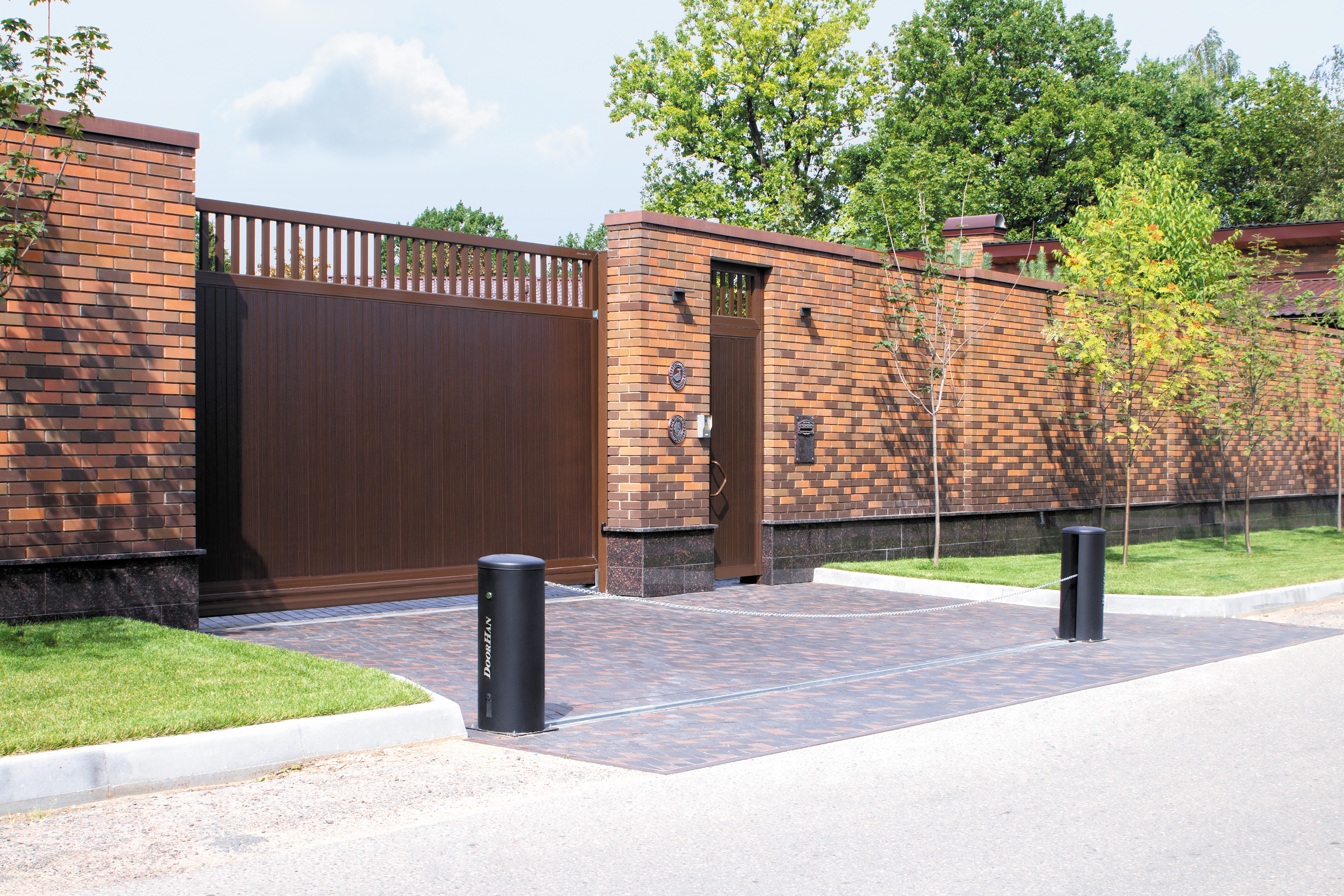 Цепные барьеры и болларды