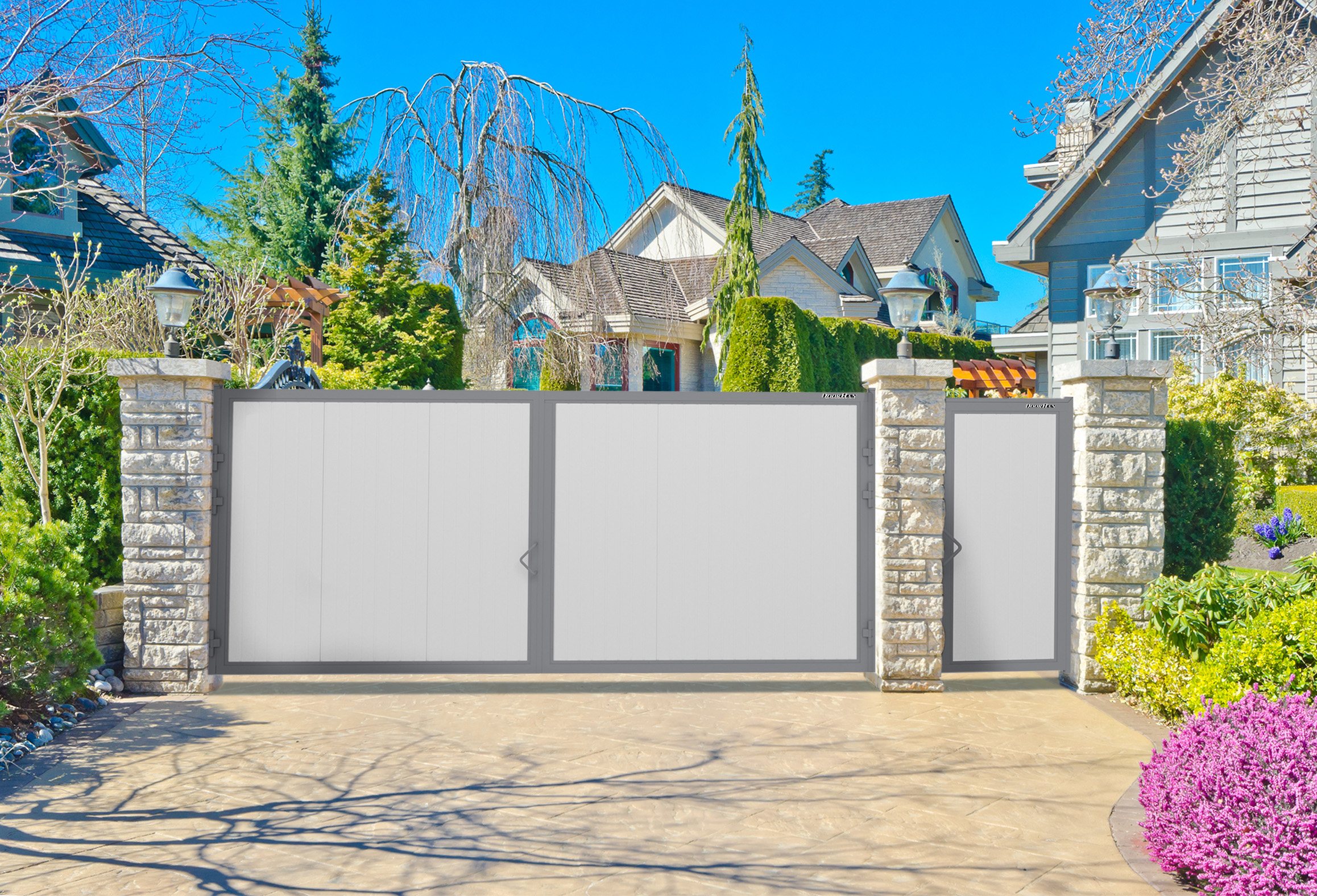 Распашные ворота стандартных размеров в алюминиевой раме с заполнением сэндвич-панелями SWS