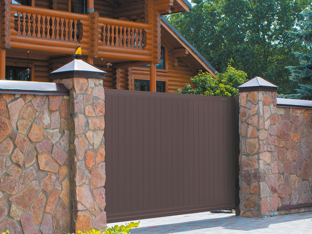 Откатные уличные ворота стандартных размеров в алюминиевой раме с заполнением сэндвич-панелями SLG-S